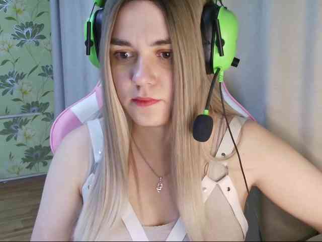 RuthSimp webcam