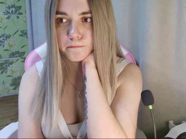 RuthSimp webcam