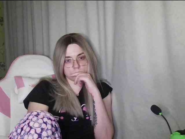 RuthSimp webcam