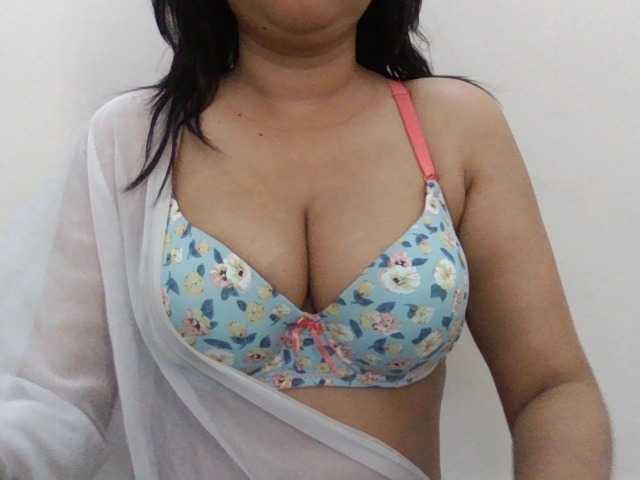 WildSarita19 Live Cam on BongaCams