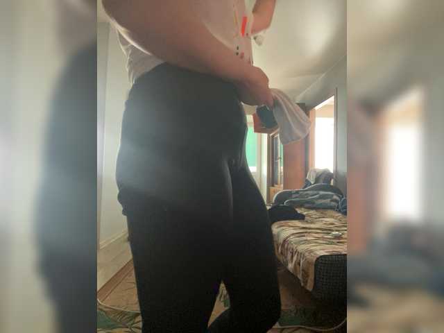 DixonYSexy's BongaCams show and profile