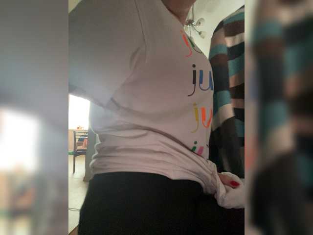 DixonYSexy's BongaCams show and profile