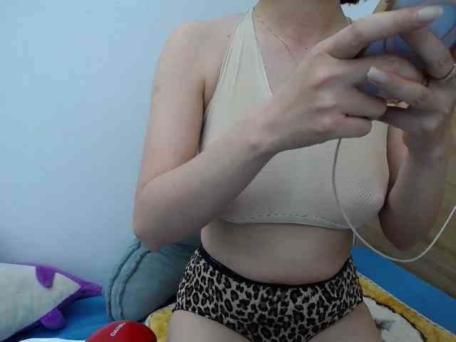 HotQueen93 webcam