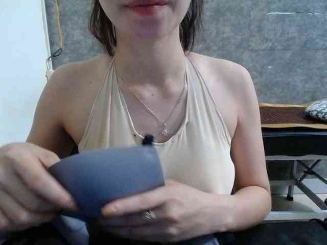 HotQueen93 webcam