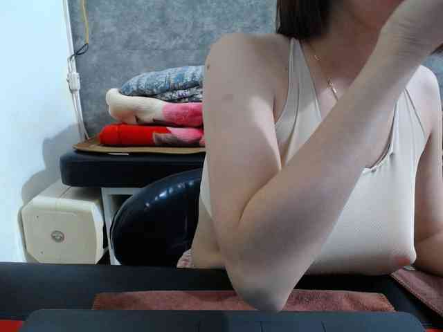 HotQueen93 webcam