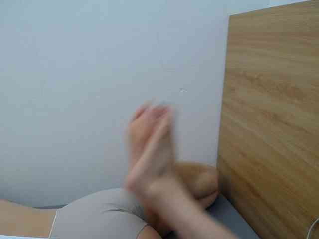 HotQueen93 webcam
