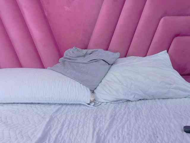 Hornyvirginn webcam