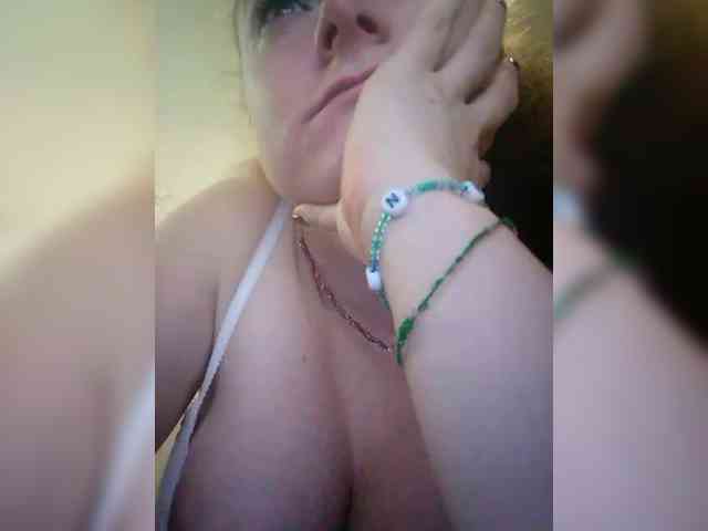 Rae-Jeannie webcam