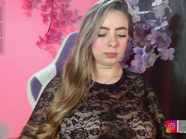 NaomiFox1's BongaCams show and profile