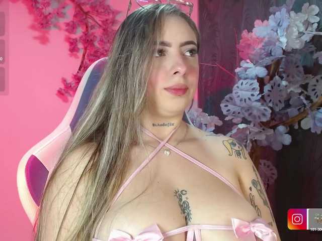 NaomiFox1's BongaCams show and profile