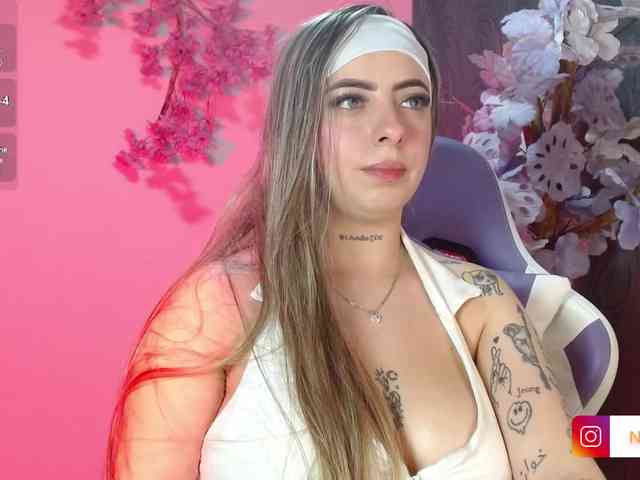 NaomiFox1 Live Webcam on BongaCams