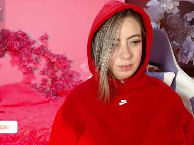 NaomiFox1 webcam