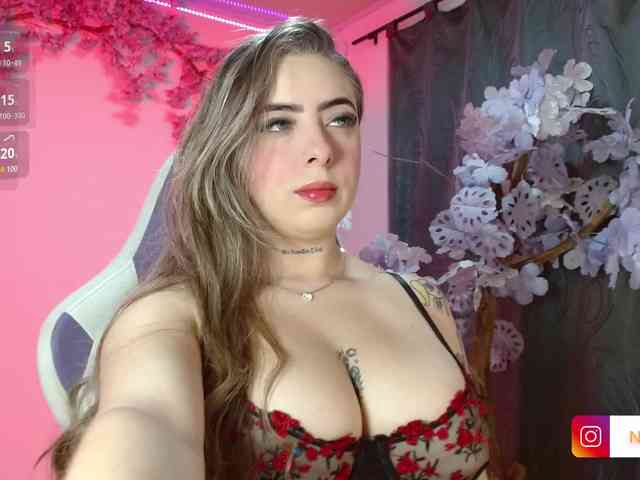 NaomiFox1 Live Webcam on BongaCams