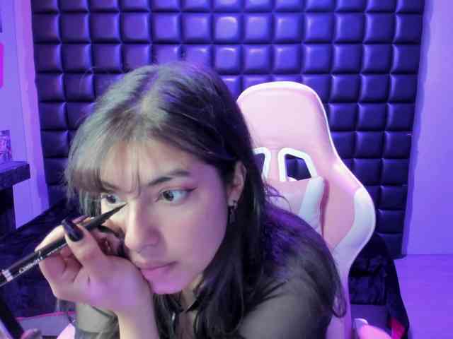 VileettaMiller webcam