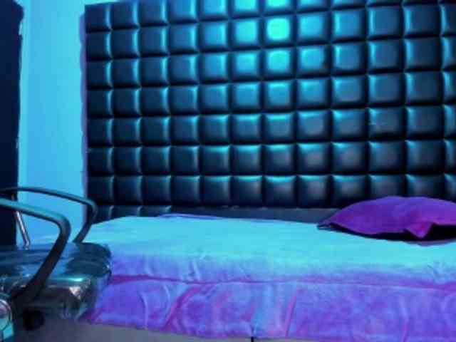 VileettaMiller webcam