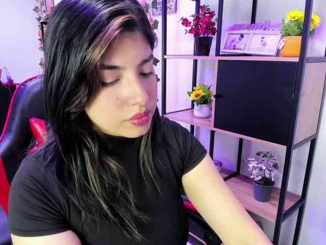 VileettaMiller webcam