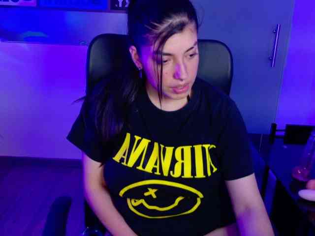 VileettaMiller webcam
