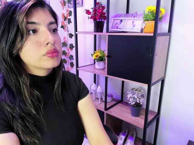 VileettaMiller webcam