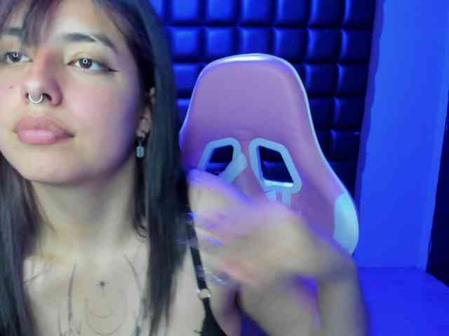 VileettaMiller webcam