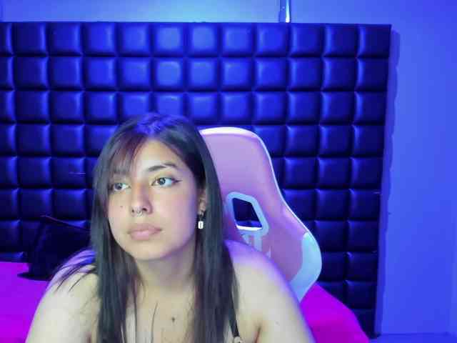 VileettaMiller webcam