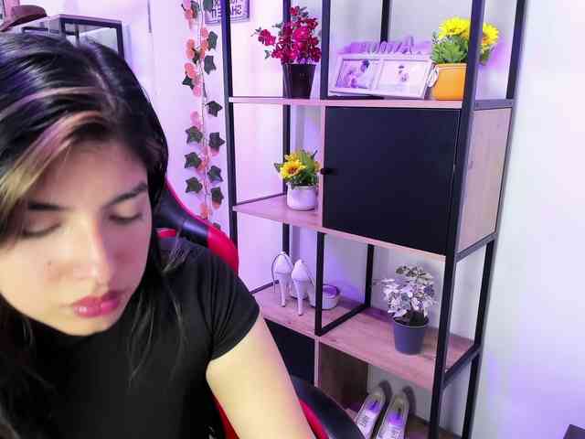 VileettaMiller webcam