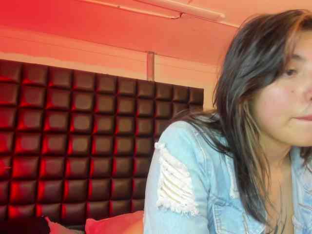 VileettaMiller webcam