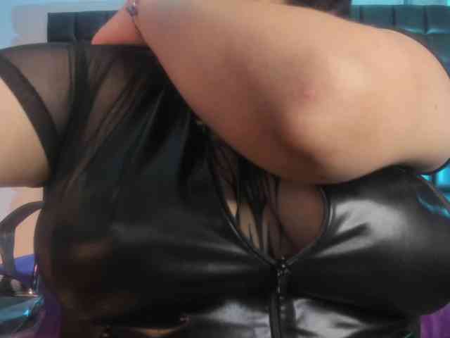 VileettaMiller webcam