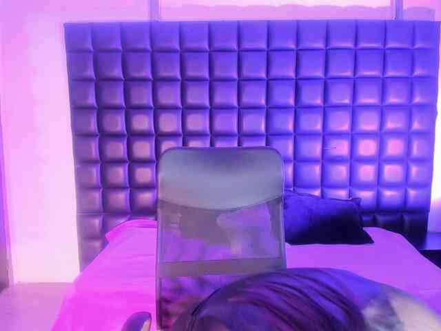 VileettaMiller webcam