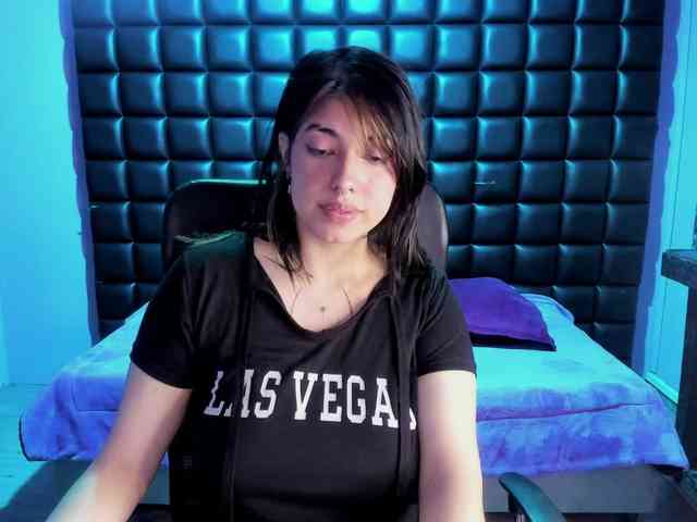 VileettaMiller webcam