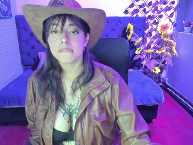 VileettaMiller webcam