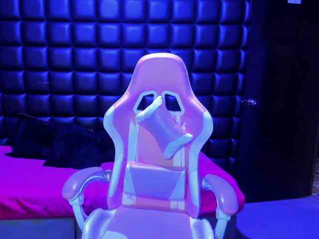 VileettaMiller webcam