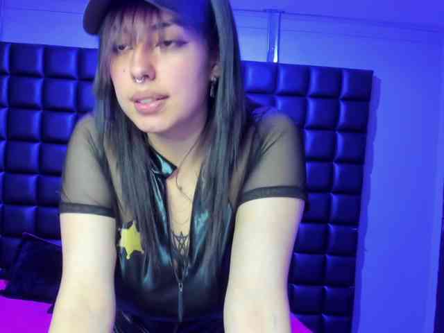 VileettaMiller webcam