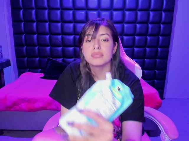 VileettaMiller webcam