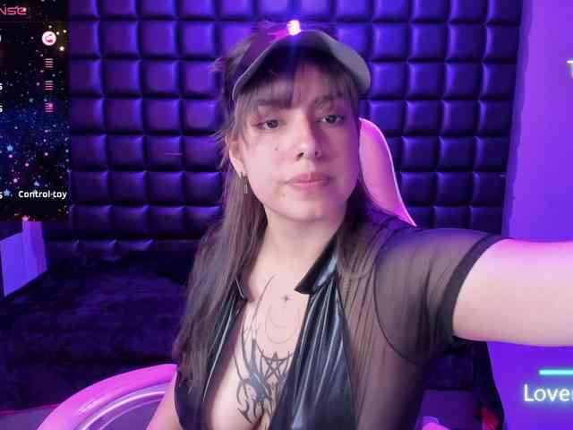 VileettaMiller webcam