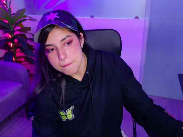 VileettaMiller webcam