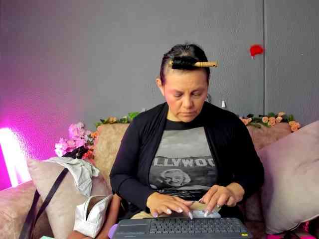 NatashaMilf webcam