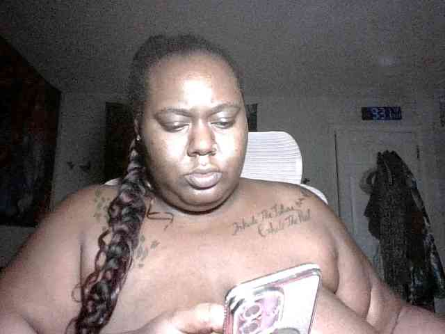 KreamGoddess777 webcam