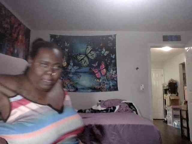 KreamGoddess777 webcam
