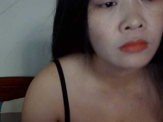 Uhem112's BongaCams show and profile