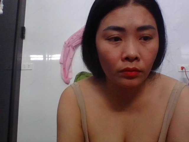 Uhem112's BongaCams show and profile