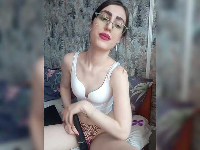 kiska-kira's BongaCams show and profile