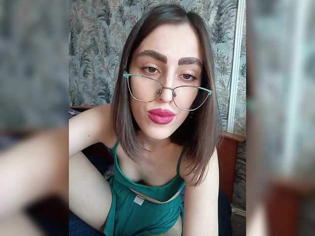 kiska-kira's BongaCams show and profile