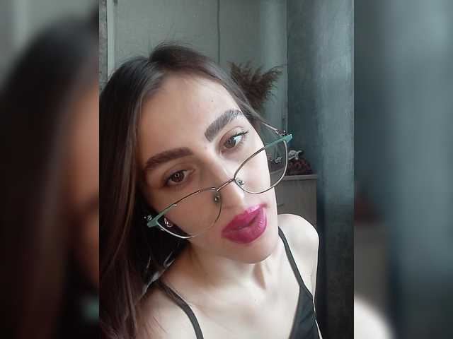 kiska-kira's BongaCams show and profile