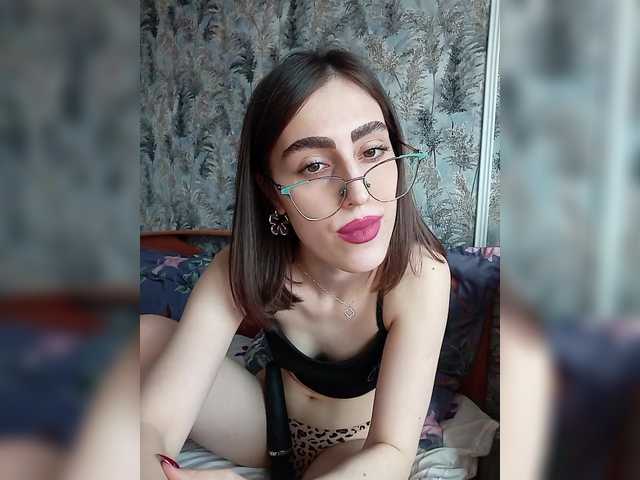 kiska-kira's BongaCams show and profile