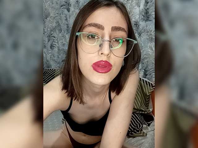 kiska-kira's BongaCams show and profile