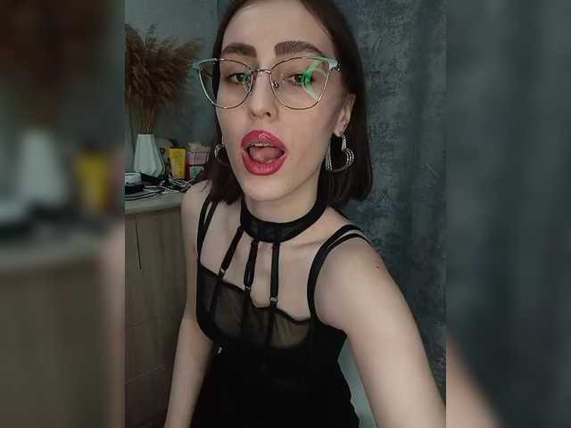 kiska-kira's BongaCams show and profile