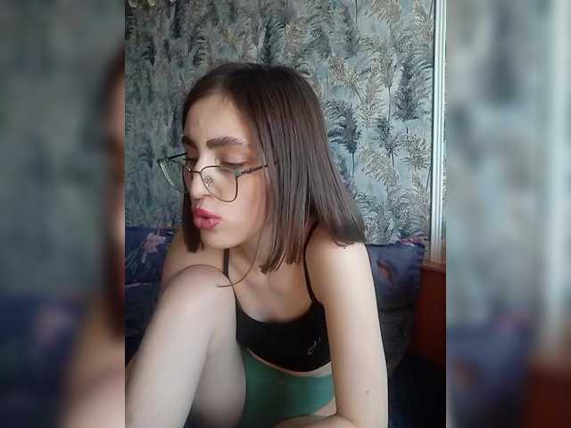 kiska-kira's BongaCams show and profile