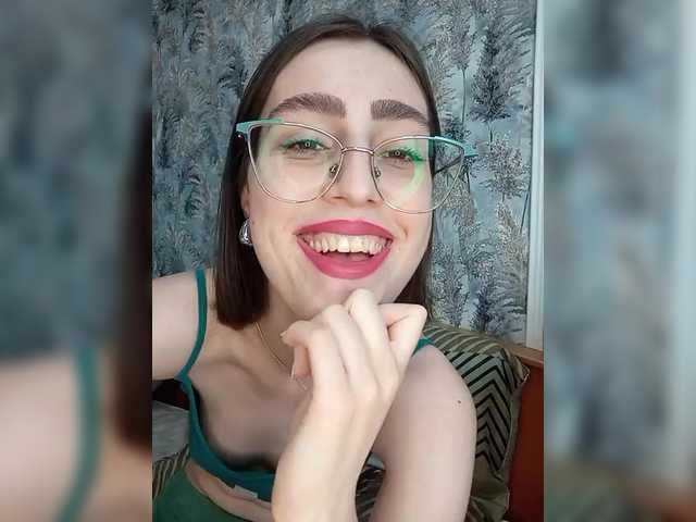 kiska-kira's BongaCams show and profile