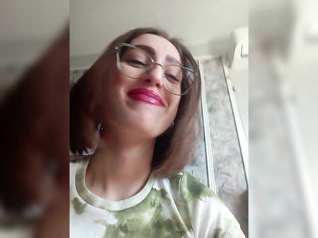 kiska-kira's BongaCams show and profile