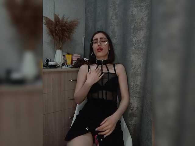 kiska-kira's BongaCams show and profile